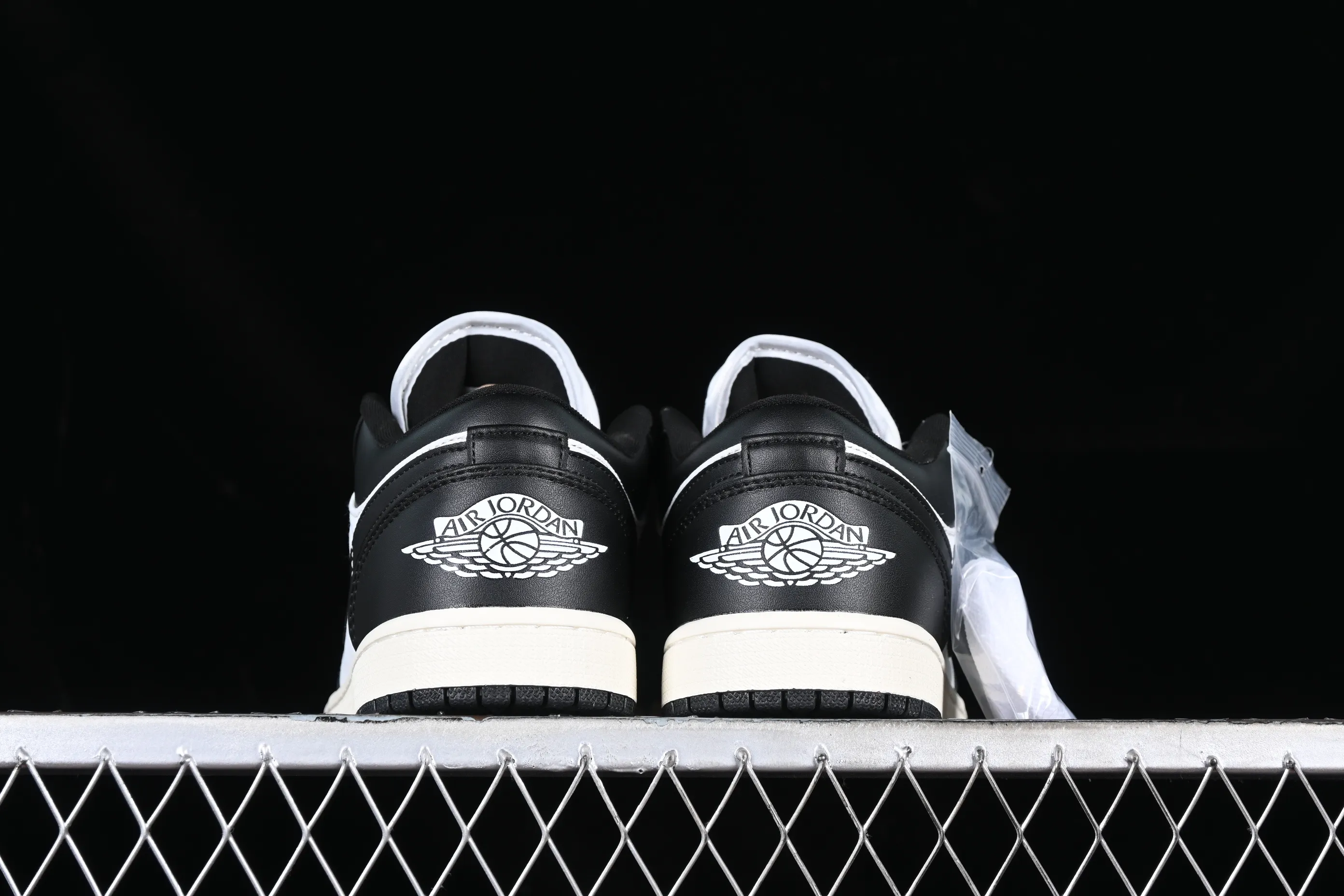 All categories Air Jordan Jordan series basketball shoes Air Jordan 1 Low Z version Air Jordan 1 Low "Vintage Panda" AJ1 Joe 1 black and white panda low-top cultural casual sneakers FB9893-101
